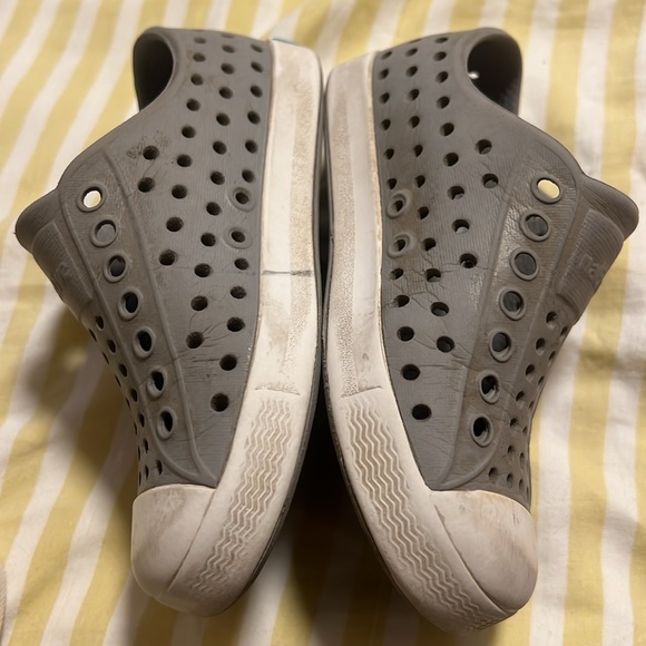 Native Sneakers! - Picture 3 of 4